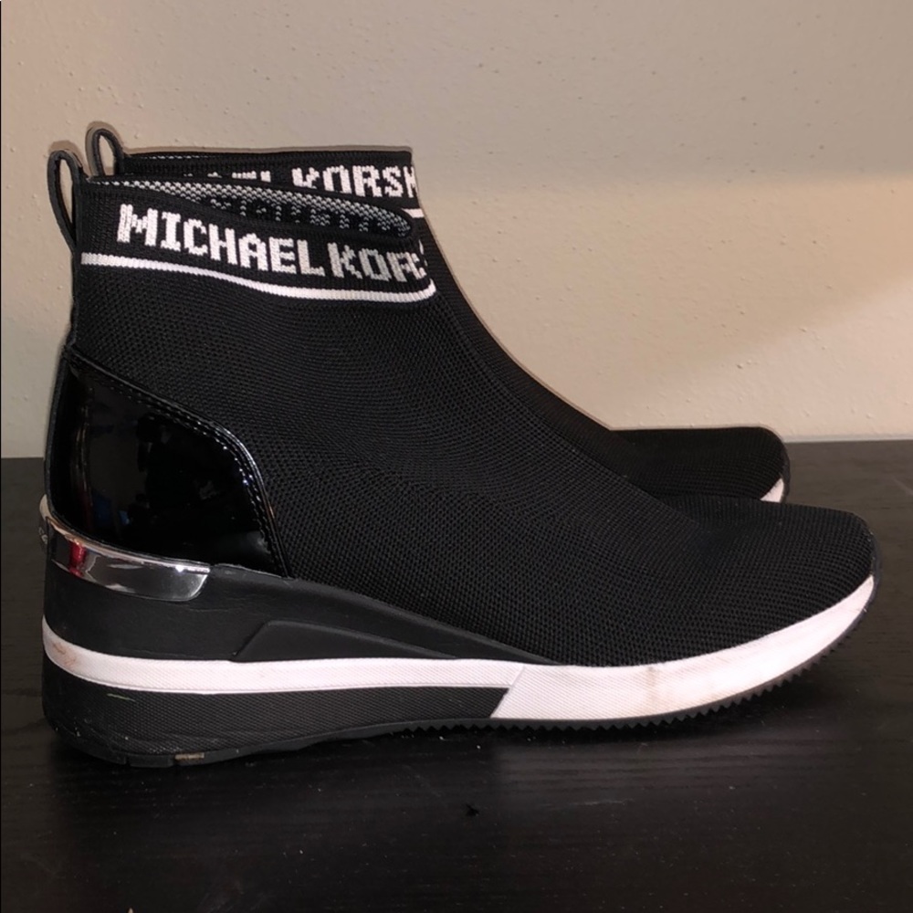 Michael Kors hightop booties/sneaker
